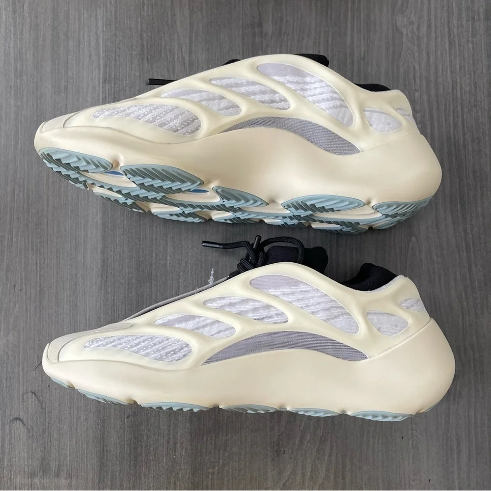 Adidas Yeezy 700 V3 Azael men sneakers size 10.5 NWT